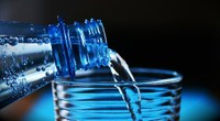 Focus sur l'eau : l’eau en bouteille, meilleure que l'eau du robinet ?